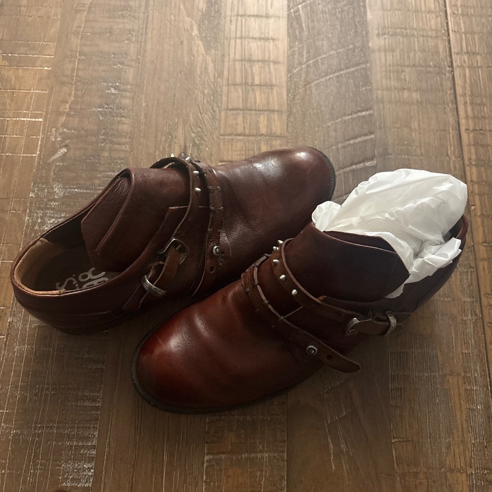Woman’s shoe